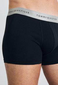Tommy Hilfiger SIGNATURE TRUNK 3 PACK - Boxer alsónadrág - black/ornamental green/silver