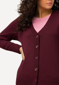 Ulla Popken Gilet - dark red