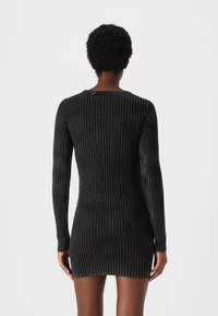 Guess Originals GO RAW MINI DRESS - Robe pull - jet black