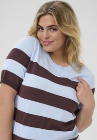 Kaffe Curve LIZZY STRIPED - Triko s potiskem - windsurfer   fudge wide stripe
