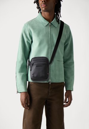 MINI REPORTER - Sac bandoulière - black