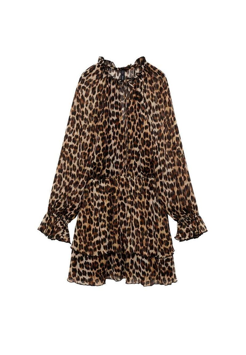 Robe imprimée léopard avec manches longues, encolure volants et ourlet en couches. Fabriquée en tissu léger, elle présente une coupe ample et un léger éclat.