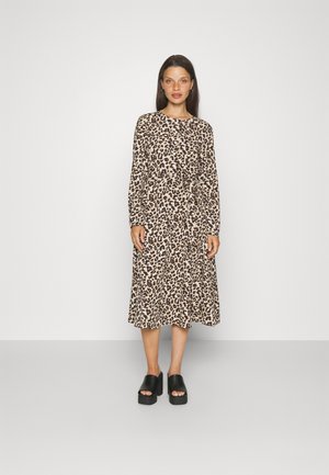 Pieces Petite PCNESSA MIDI DRESS  - Φόρεμα ημέρας - silver mink/leo