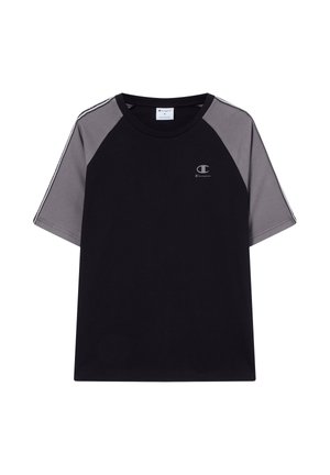 Maglietta nera con maniche raglan grigie, con scollo rotondo e logo sul petto. Realizzata in tessuto morbido con texture liscia.