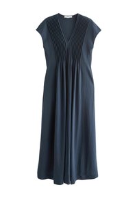 Robe bleu marine en tissu doux, dotée d'un décolleté en V, de petites manches, et de plis verticaux le long du corsage, descendant droit jusqu'à l'ourlet.