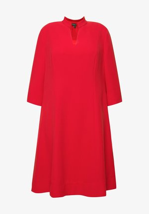 Rotes, knielanges Kleid mit hohem Kragen, halblangen Ärmeln und einem Schlüsselaugen-Ausschnitt. Aus glattem Stoff mit lockerer Passform gefertigt.