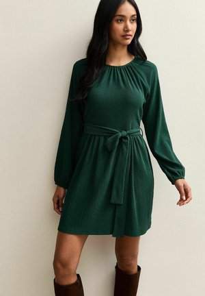 CRINKLED BELTED MINI - Vestido ligero - dark green
