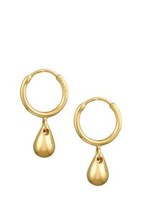 Guldøreringe med glatte, dråbeformede vedhæng hængende fra hver. Metallet er skinnende, med et sømløst design uden synlige dekorationer.