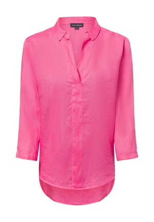 Roze blouse van lichtgewicht stof, met een kraag, driekwart mouwen en een licht gebogen zoom.