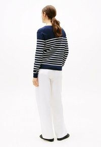 Thumbnail Image 3