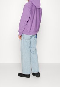 Carhartt WIP Mikina s kapucí - purple