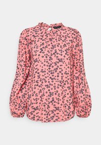 Blusa floreale rosa con maniche lunghe a palloncino, collo arricciato e un piccolo motivo di fiori blu navy su tutta la superficie. Tessuto morbido con vestibilità rilassata.