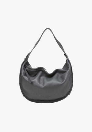 Schwarze Schultertasche aus strukturiertem Leder mit Reißverschluss oben und verstellbarem Riemen, mit dezentem Branding auf der Vorderseite.