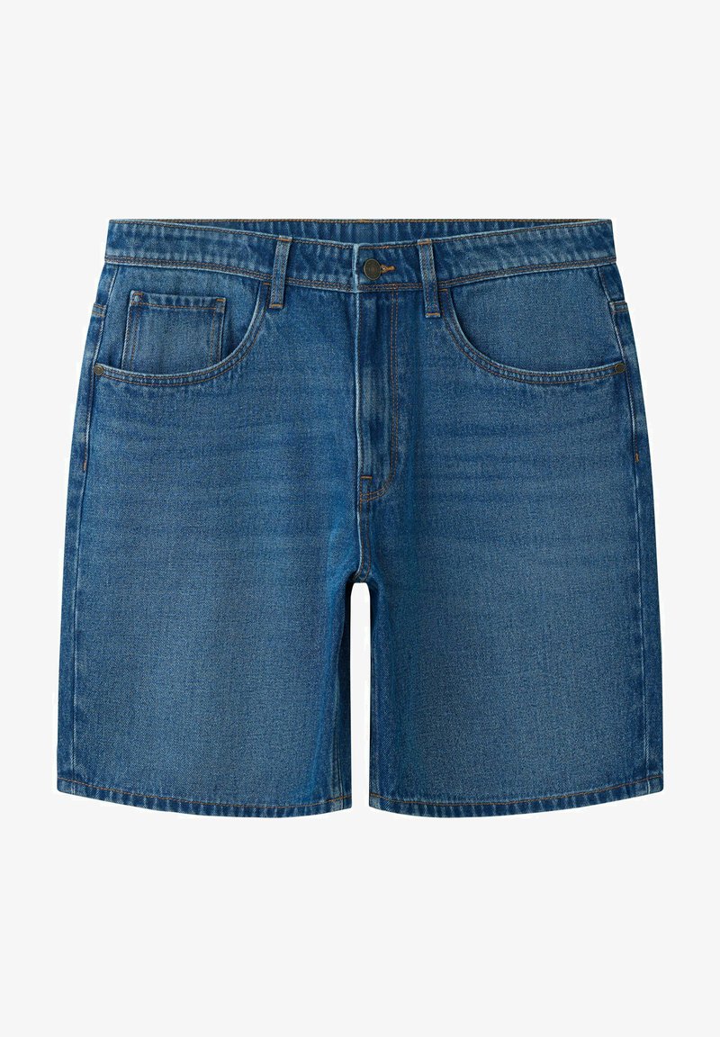 Shorts en denim bleu avec bouton à l'avant, passants pour ceinture et style à cinq poches, présentés à plat sur un fond blanc.