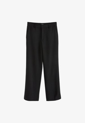 Fekete nadrág sima anyagból, egyenes lábmegoldással és sima elülső zsebekkel. Derékpánttal és övakasztókkal rendelkezik. Nincs látható minta.