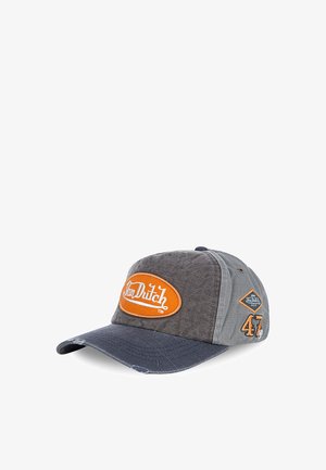 Gorra de béisbol en gris y marino con un logo ovalado Naranja que incluye texto blanco y detalles bordados adicionales en el lateral.