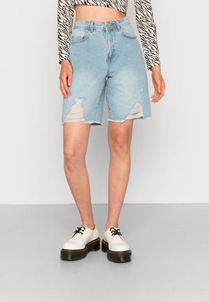 NMDREW DESTROY BERMUDA - Shorts vaqueros - light blue denim