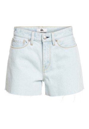 Lichtblauwe denim shorts met een rafelige zoom, weergegeven met een klassieke vijf-pocket ontwerp en knoopsluiting. Stiksels in het geel.