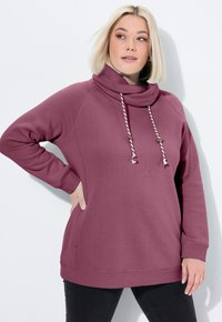 Maglione a pullover con cappuccio color bordeaux, dotato di collo a cowl, con stringhe bianche e bordeaux, polsini a coste e una vestibilità comoda.