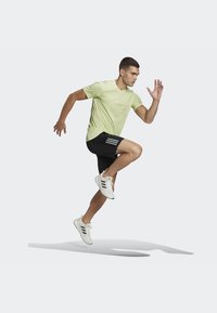 adidas Performance OWN THE RUN - Pantalón corto de deporte - black/silver