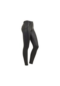 Leggings neri con una stampa leopardata testurizzata, caratterizzati da un design aderente, vita alta e due tasche posteriori con accenti hardware minimi.