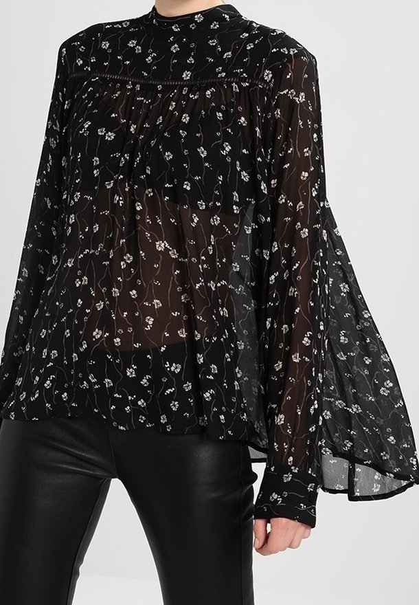 Second Female Blus - black