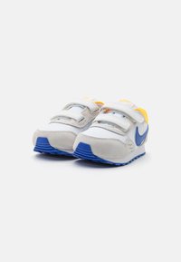 Nike Sportswear NIKE MD VALIANT (TDV) - Sapatilhas - summit white/racer blue/racer blue/white