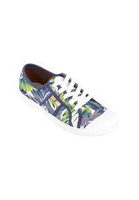 Sneaker in tela con motivo a foglie tropicali in verde e blu, suola in gomma bianca e lacci bianchi. Accenti dorati sul lato.