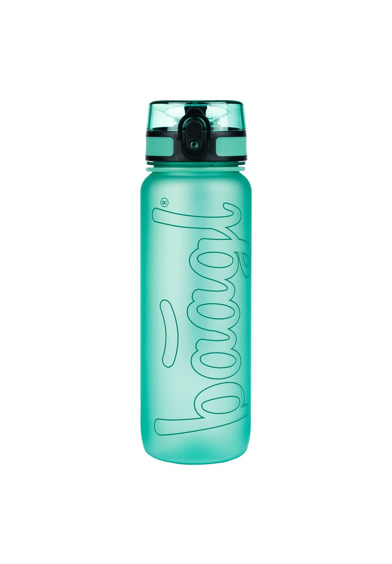Bottiglia d'acqua trasparente in plastica teal con un coperchio a flip-top nero e un design del logo in rilievo, forma cilindrica e una consistenza liscia e opaca.