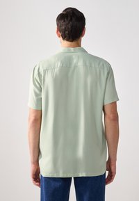 Thumbnail Image 3