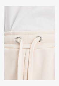 Ausgewählt, jet stream white