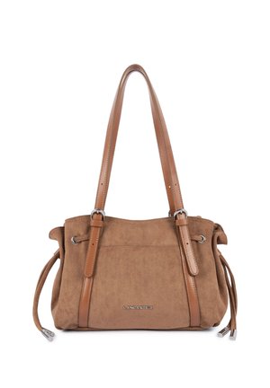 Sac à main en daim marron avec deux longues lanières en cuir, pompons latéraux et logo de marque en métal argenté sur le devant.