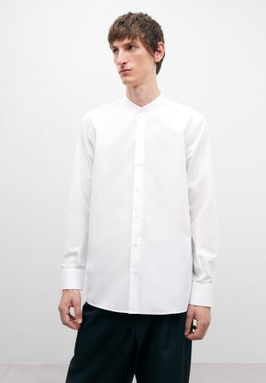 Chemise Olymp Level 5 - Taille 40 (M) - Coupe Body Fit - 97% Coton 3% élasthanne - Occasion Très Bon état