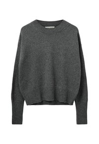 Maglione a maglia grigio scuro con scollatura a girocollo a coste e orlo. Presenta spalle scese e una vestibilità rilassata. Texture morbida, senza motivi visibili.