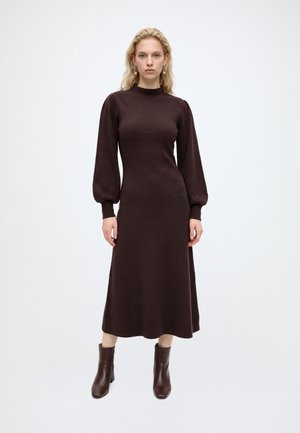 VILA, VIAMARIA L/S HIGHNECK MIDI KNIT DRESS/KA - Дневна рокля - coffee bean
