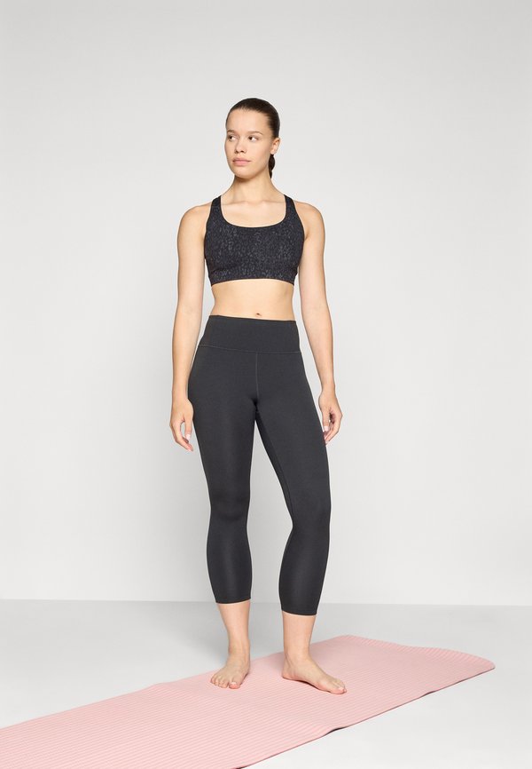 ULTIMATE YOGA RACERBACK BRA - Light support sports bra3