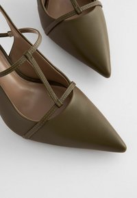 Next REGULAR FIT  - Klasszikus sarkú cipők - khaki green