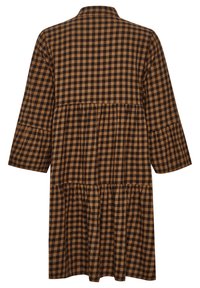 Braun und schwarz kariertes Kleid mit gestuftem Design, 3/4-Ärmeln und rundem Kragen. Aus weichem Stoff mit lockerer Passform gefertigt.