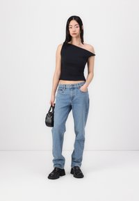 Abercrombie & Fitch ONE SHOULDER - Top - black beauty