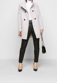 ONLY Petite Abrigo corto - dark grey