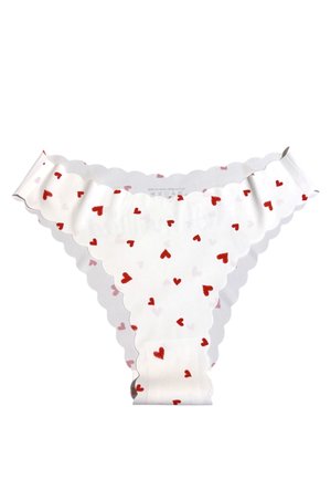 Weiße Unterwäsche mit gezacktem Rand und einem Muster aus kleinen roten Herzen, die über den Stoff verteilt sind.