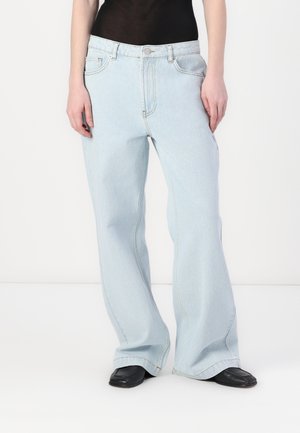 MATILDA SLOUCHY MID RISE WIDE  - Wide leg - light blue wash