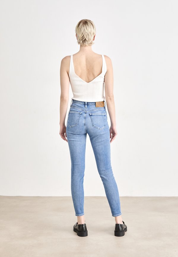 HIGH RISE SUPER SKINNY ANKLE - Jeans Skinny Fit - denim light2