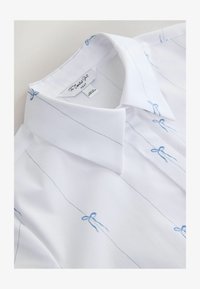 Valimata, white blue bow print