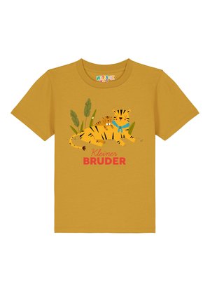 Gele T-shirt van katoen met een afbeelding van twee geïllustreerde tijgers met een blauwe sjaal, groene bladeren en rode tekst "Kleiner Bruder".