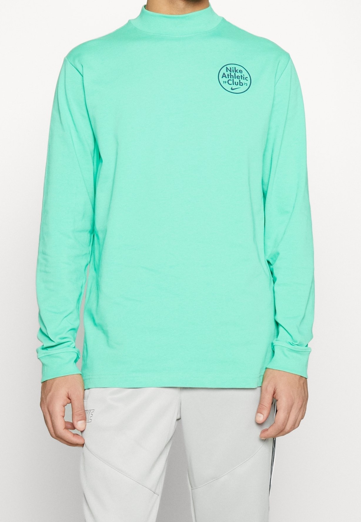 mint green nike long sleeve