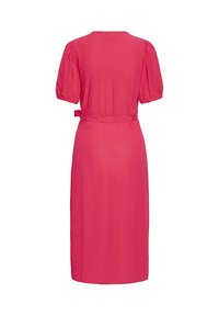 Robe midi rose avec manches bouffantes courtes et ceinture nouée à la taille, vue de dos sur fond blanc.