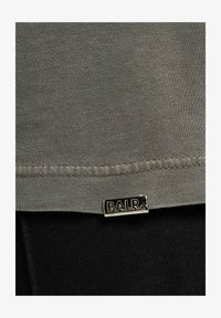 Valgt, black