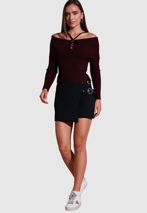 REGULAR FIT - Shorts - black