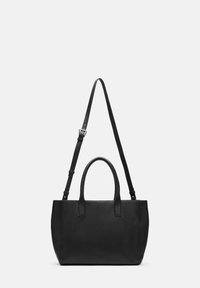Schwarze Ledertasche mit zwei oben angebrachten Griffen und einem abnehmbaren Schulterriemen. Rechteckige Form mit glatter Textur und minimalistischem Design.